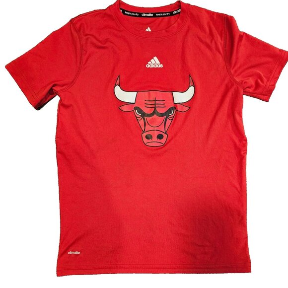 Adidas Chicago Bulls Boys youth size M 10-12 Red t shirt Logo Red NBA Basketball - Picture 1 of 4